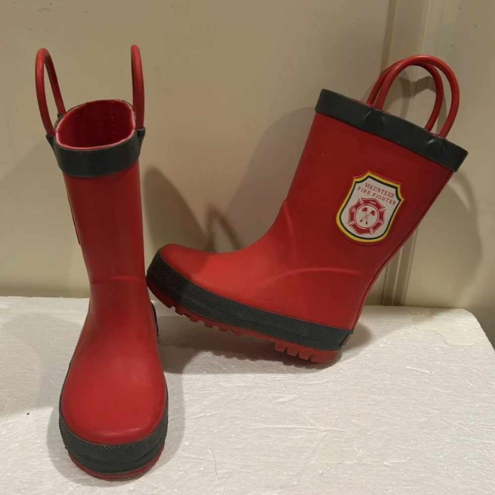 Carter’s kids slip in Firefighter rubber Rain Boots size 5 red
